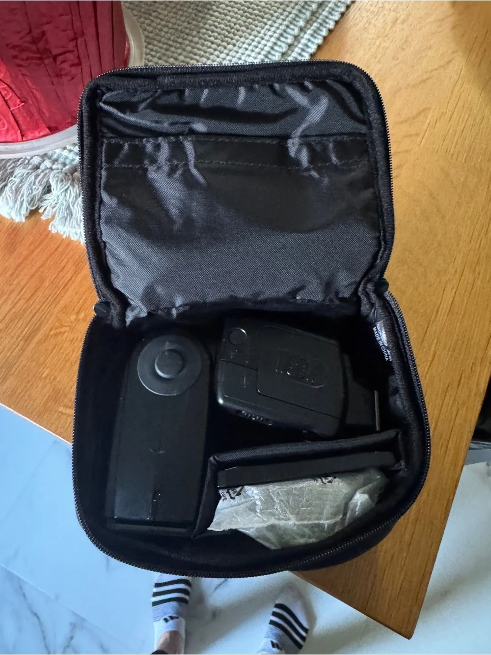 Nikon SB-700 AF Speedlight in case